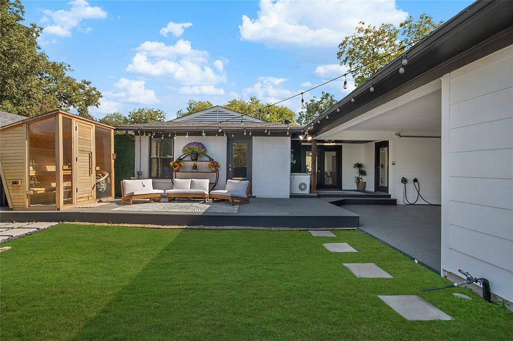 2144 Springhill Drive, Dallas, TX 75228 2144 Springhill Drive, Dallas, TX 75228