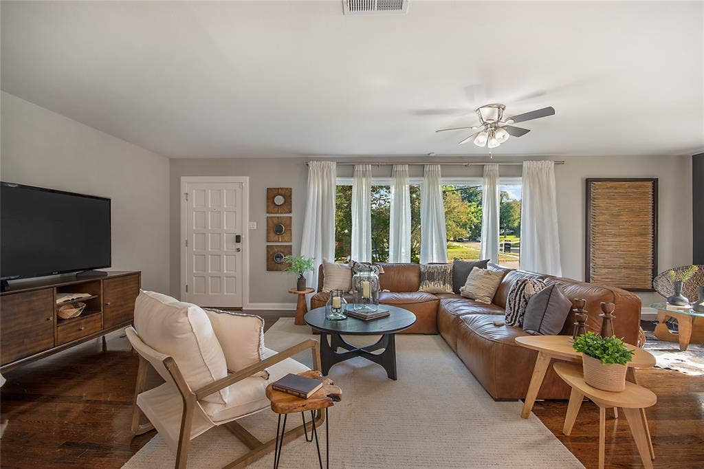 2144 Springhill Drive, Dallas, TX 75228 2144 Springhill Drive, Dallas, TX 75228