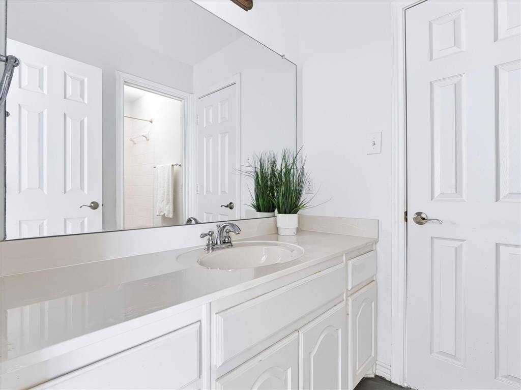 326 Equine Lane, Celina, TX 75009 Jack & Jill bathroom