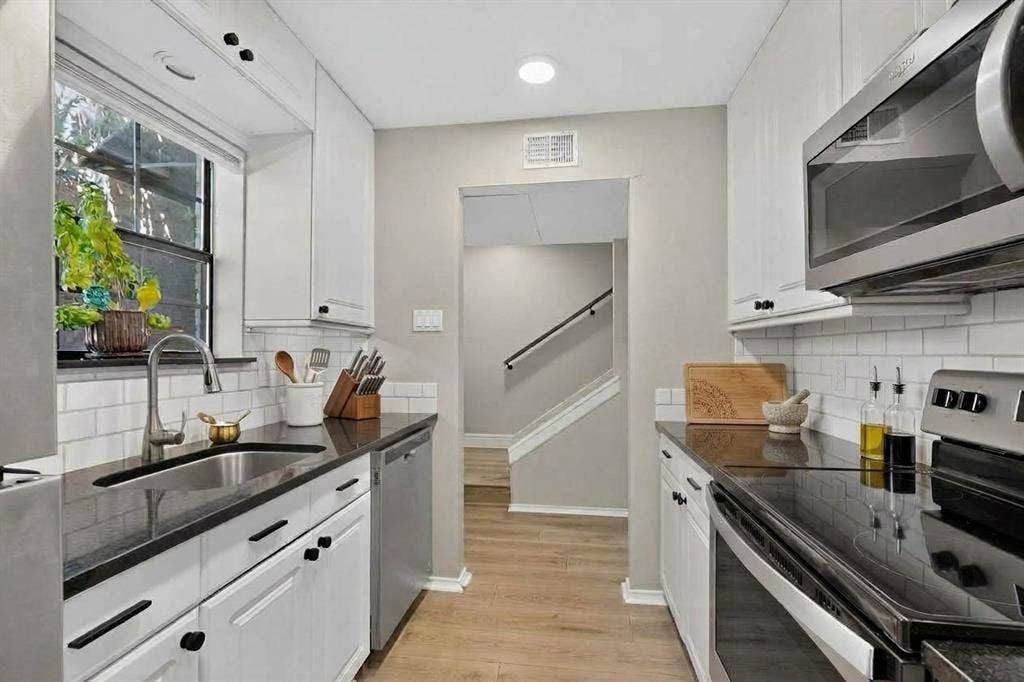 4030 Rawlins Street, #E, Dallas, TX 75219 4030 Rawlins Street, #E, Dallas, TX 75219