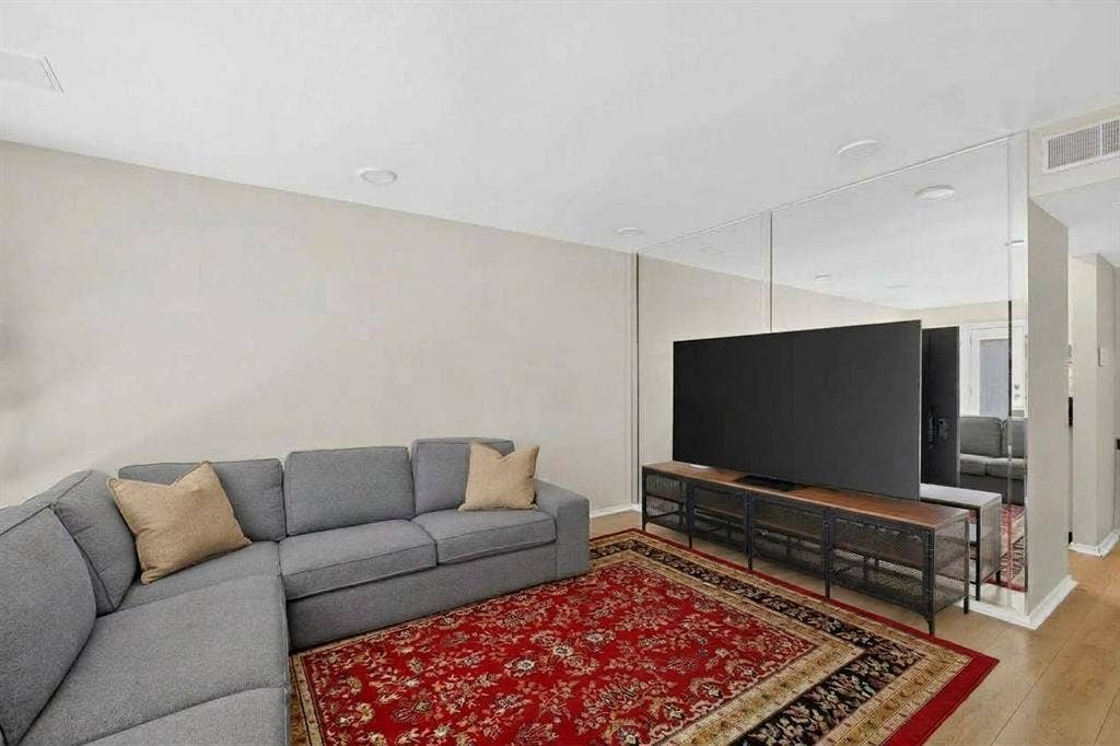4030 Rawlins Street, #E, Dallas, TX 75219 4030 Rawlins Street, #E, Dallas, TX 75219