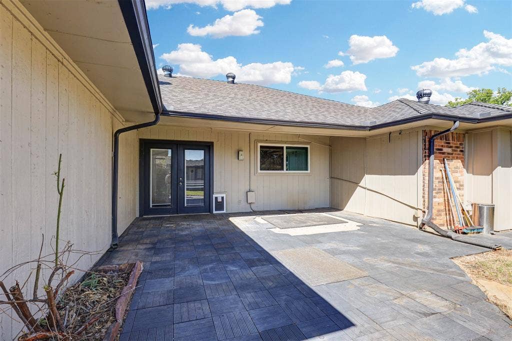 1910 Middle Glen Drive, Carrollton, TX 75007 1910 Middle Glen Drive, Carrollton, TX 75007