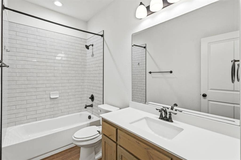 410 Silo Court, Waxahachie, TX 75167 410 Silo Court, Waxahachie, TX 75167