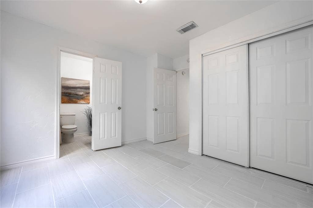 1600 Brentwood Drive, Irving, TX 75061 Light gray tile flooring