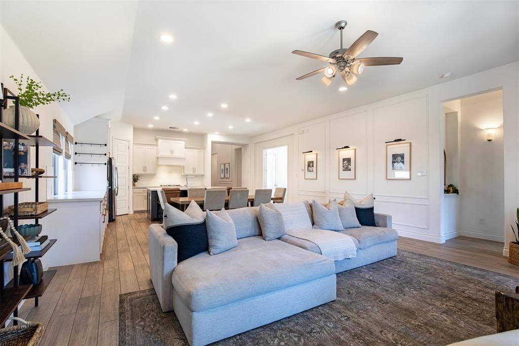 725 Bretallow Drive, Celina, TX 75009 725 Bretallow Drive, Celina, TX 75009