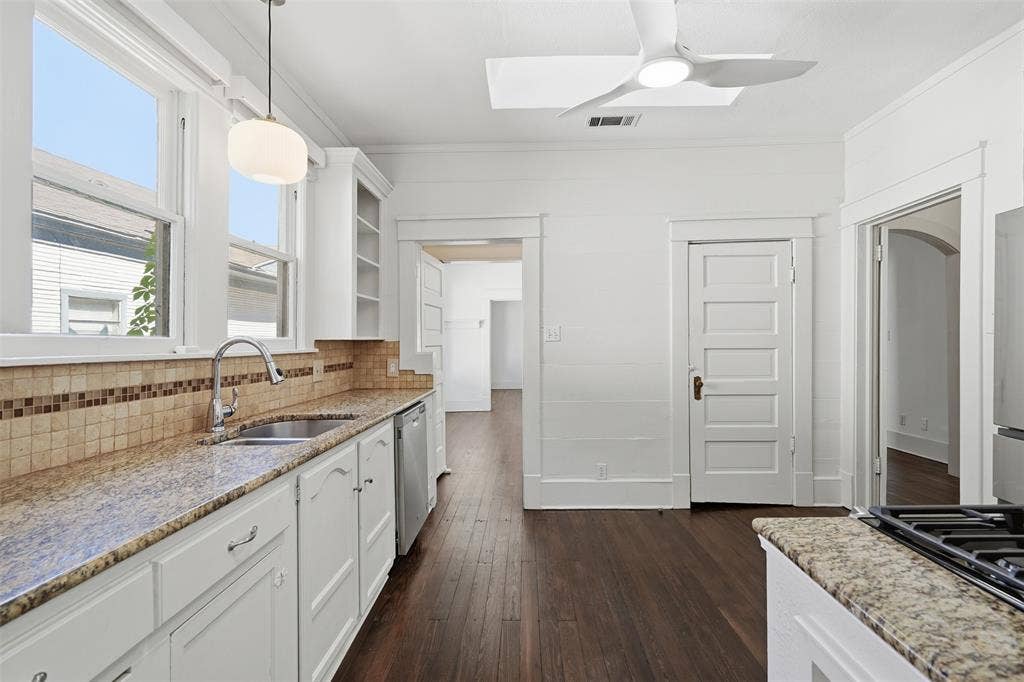 1932 5th Avenue, Fort Worth, TX 76110 1932 5th Avenue, Fort Worth, TX 76110