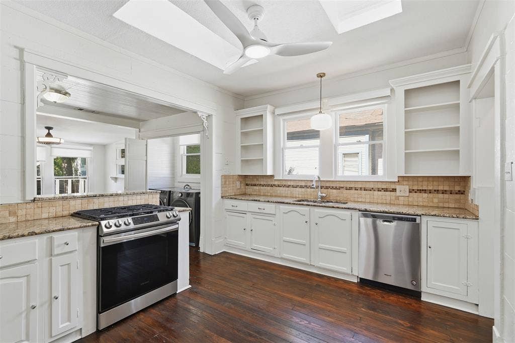 1932 5th Avenue, Fort Worth, TX 76110 1932 5th Avenue, Fort Worth, TX 76110