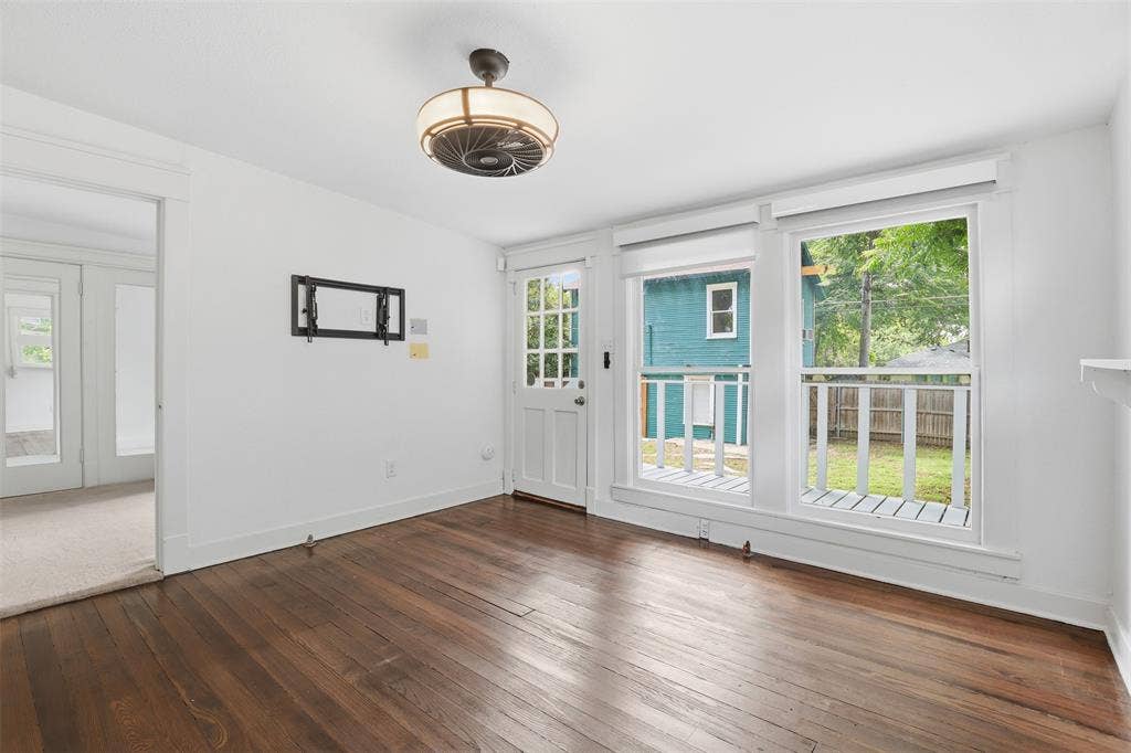 1932 5th Avenue, Fort Worth, TX 76110 1932 5th Avenue, Fort Worth, TX 76110