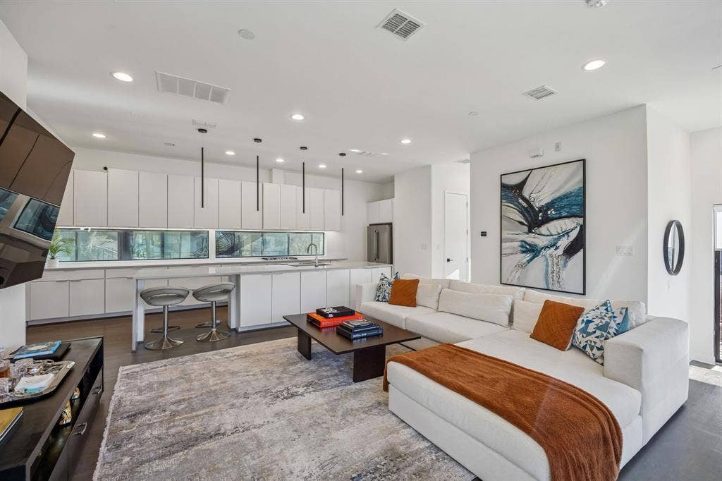 4805 Caxton Court, Dallas, TX 75204