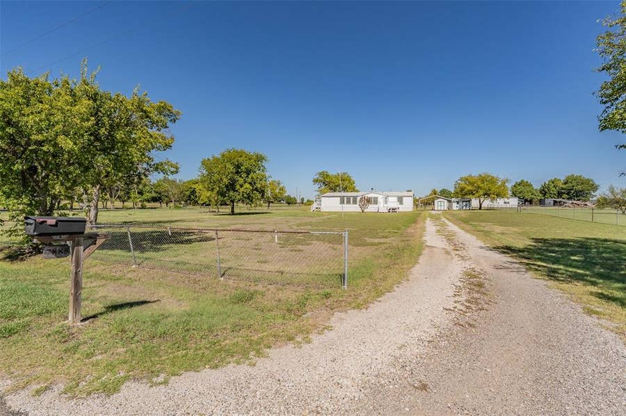 Property photo for 7885 Little Branch, Waxahachie, TX