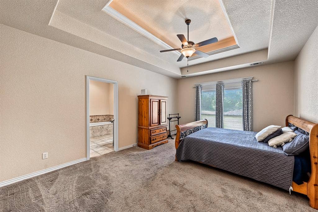 112 Meadow Arbor Drive, Weatherford, TX 76085