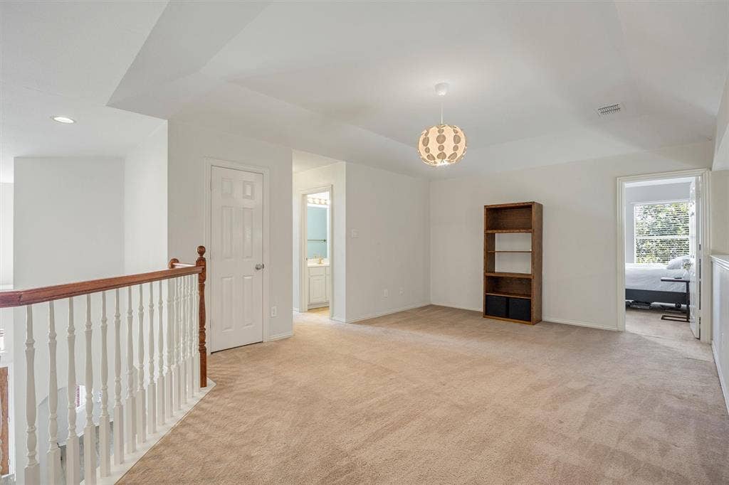 419 Lakefield Drive, Murphy, TX 75094 Upstairs living area