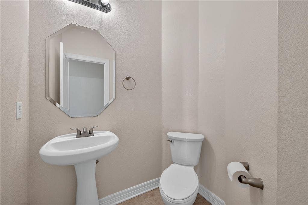 7529 Zinnia Lane, Forest Hill, TX 76140