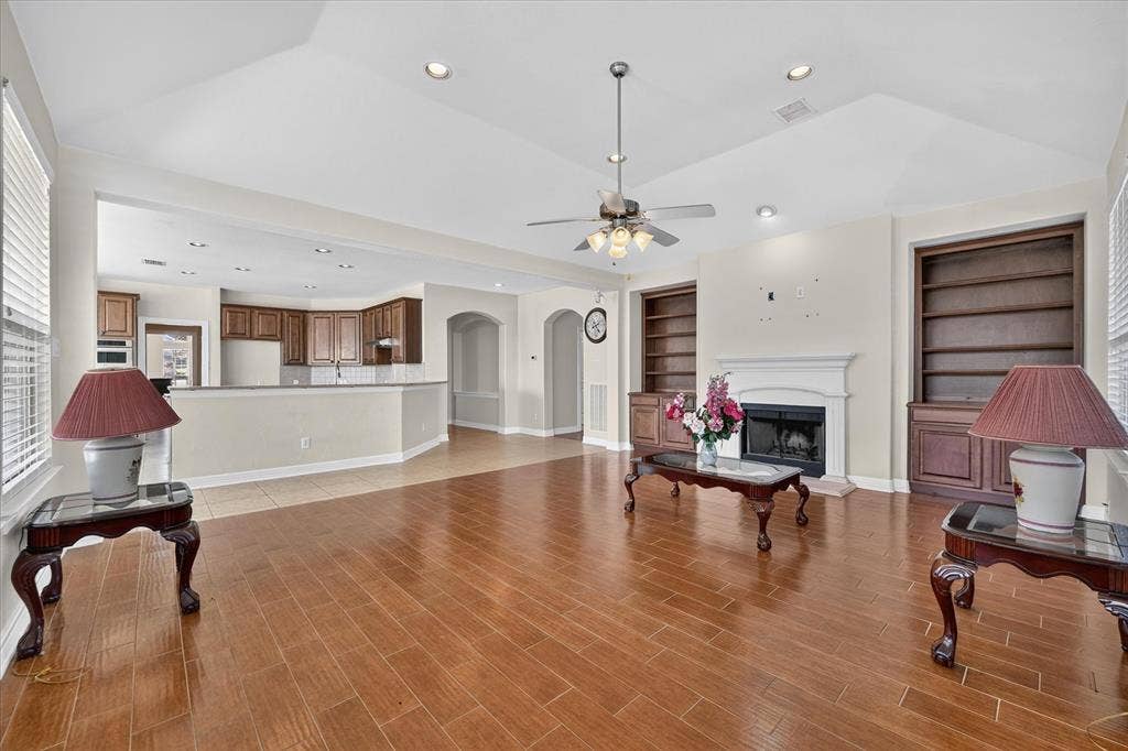 7529 Zinnia Lane, Forest Hill, TX 76140