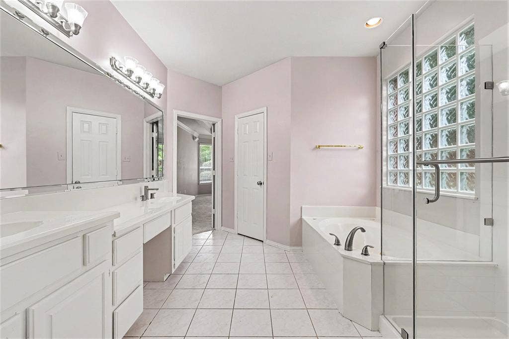 7813 San Isabel Drive, Plano, TX 75025 Dual vanity with integrated sinks