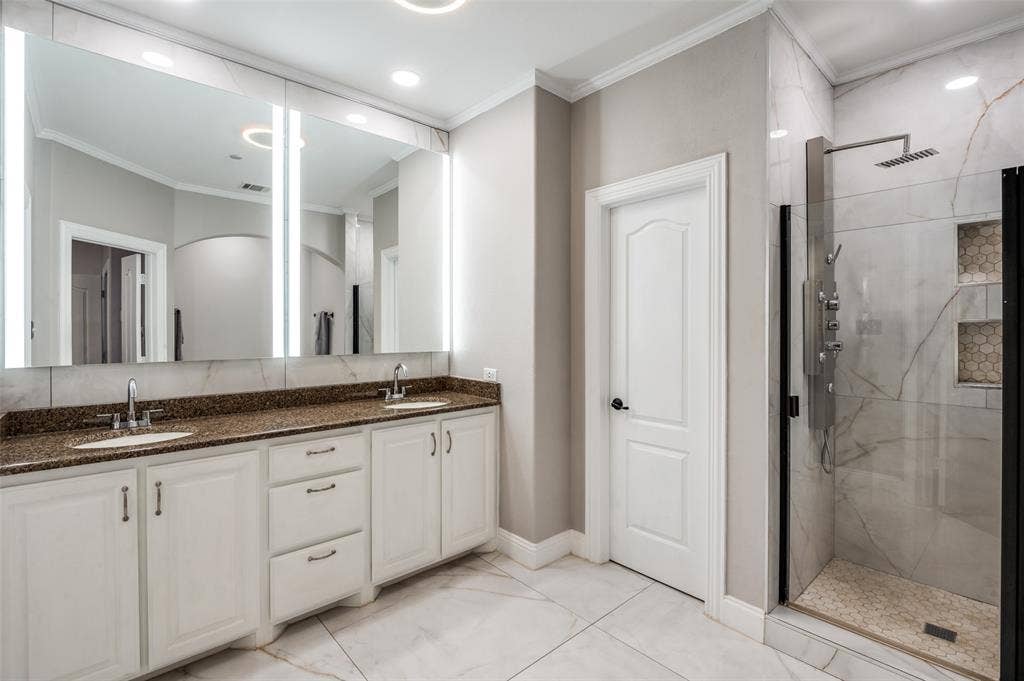 5707 Headquarters Drive, Plano, TX 75024 Updated Master Bathroom
