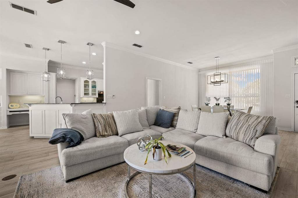 1203 Horizon Court, Granbury, TX 76049
