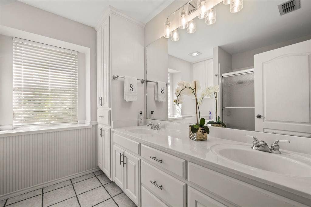 1203 Horizon Court, Granbury, TX 76049