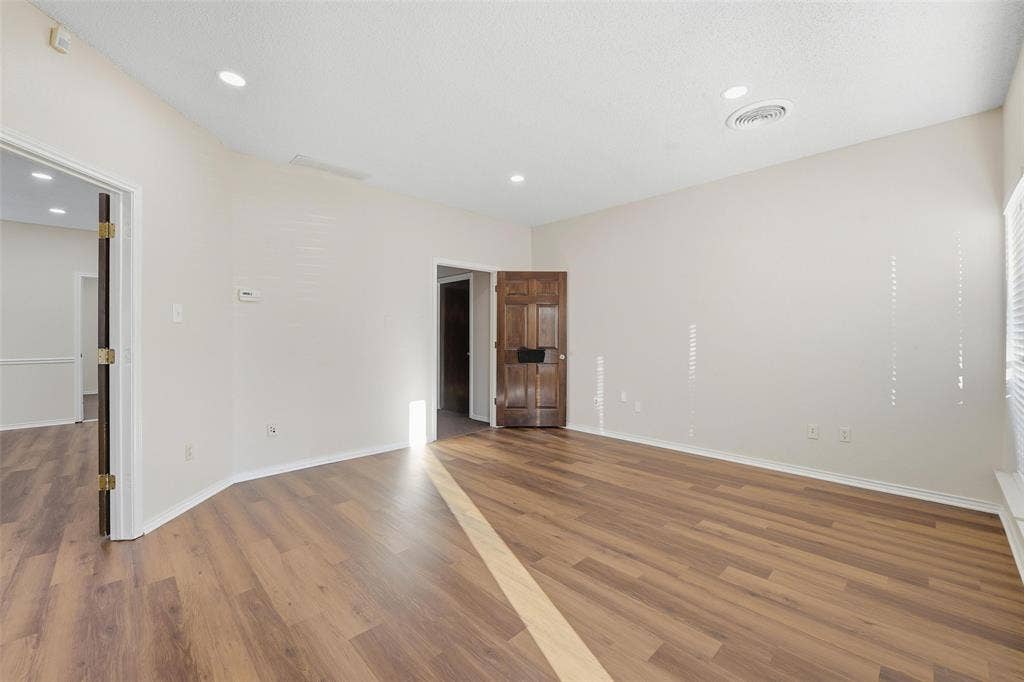 3711 W Green Oaks Boulevard, #D, Arlington, TX 76016 Large office or conference space