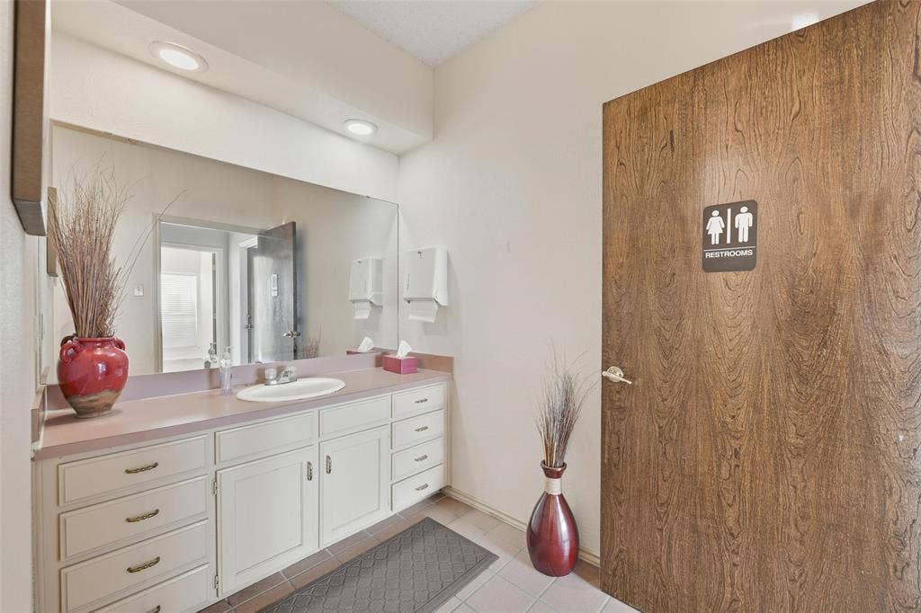 3711 W Green Oaks Boulevard, #D, Arlington, TX 76016 3711 W Green Oaks Boulevard, #D, Arlington, TX 76016
