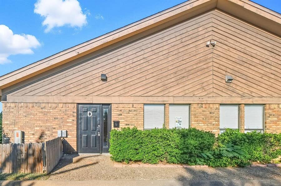 Property photo for 3711 W Green Oaks Boulevard, #D, Arlington, TX