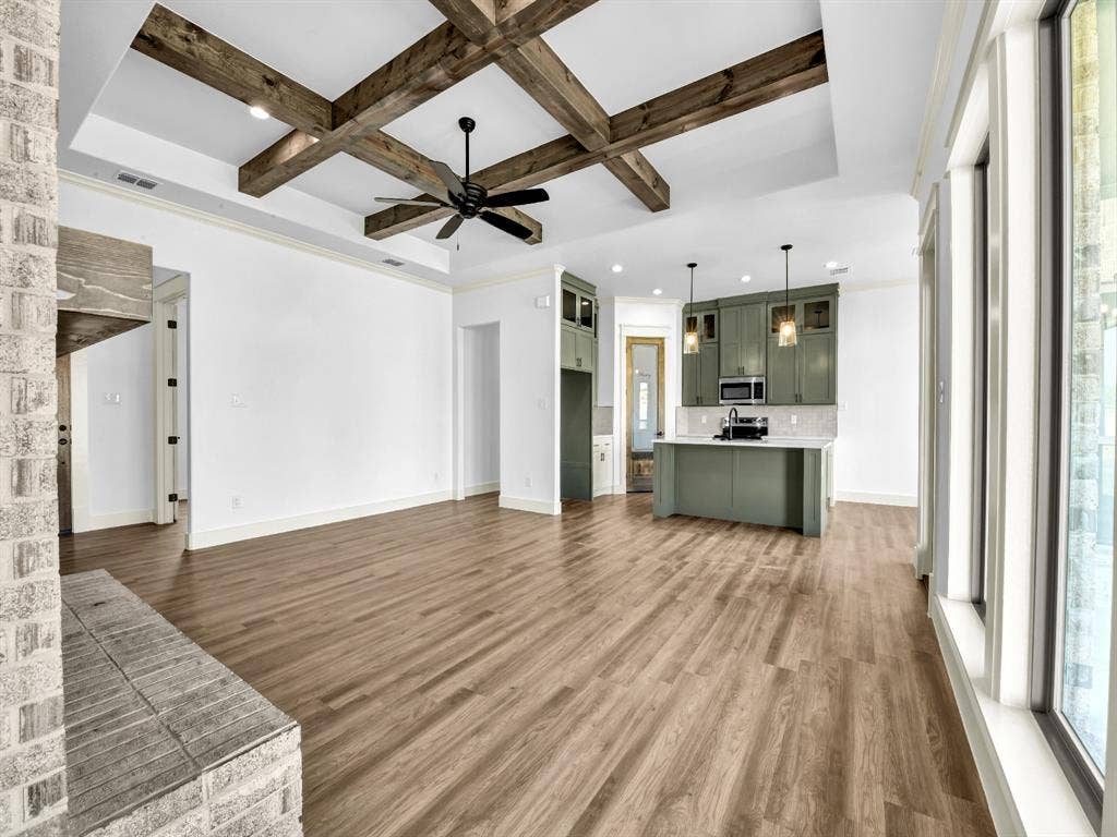 10016 Valley Oak Way, Springtown, TX 76082