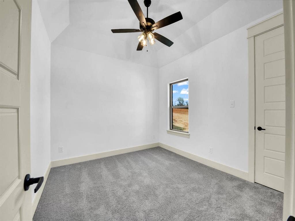 10016 Valley Oak Way, Springtown, TX 76082