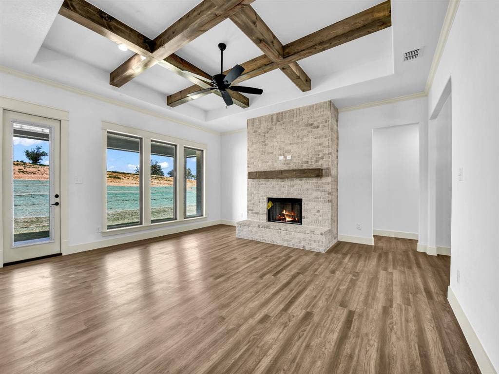 10016 Valley Oak Way, Springtown, TX 76082