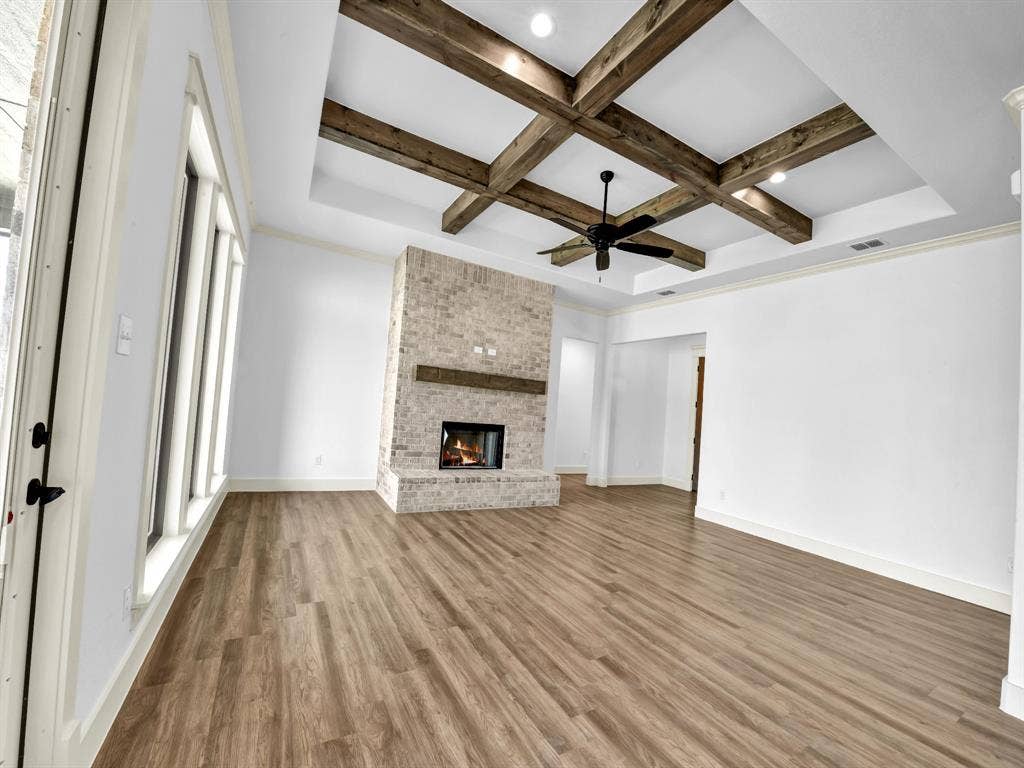 10016 Valley Oak Way, Springtown, TX 76082