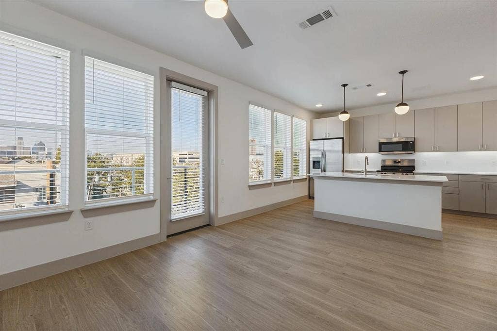 1506 N Prairie Avenue, #216, Dallas, TX 75204 8 Weeks Free on 15 Month Leases