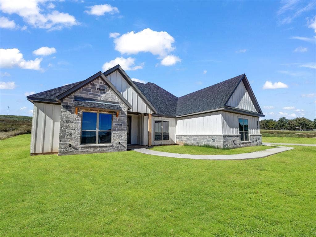 3025 Westfork Way, Springtown, TX 76082 3025 Westfork Way, Springtown, TX 76082