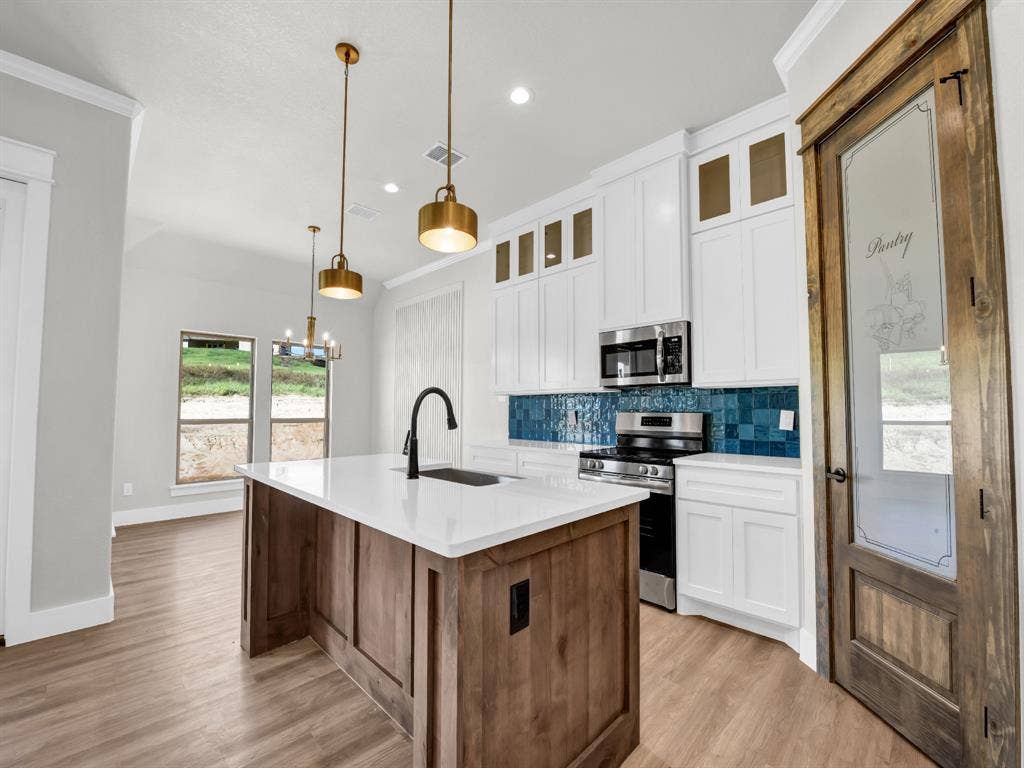 3025 Westfork Way, Springtown, TX 76082 3025 Westfork Way, Springtown, TX 76082
