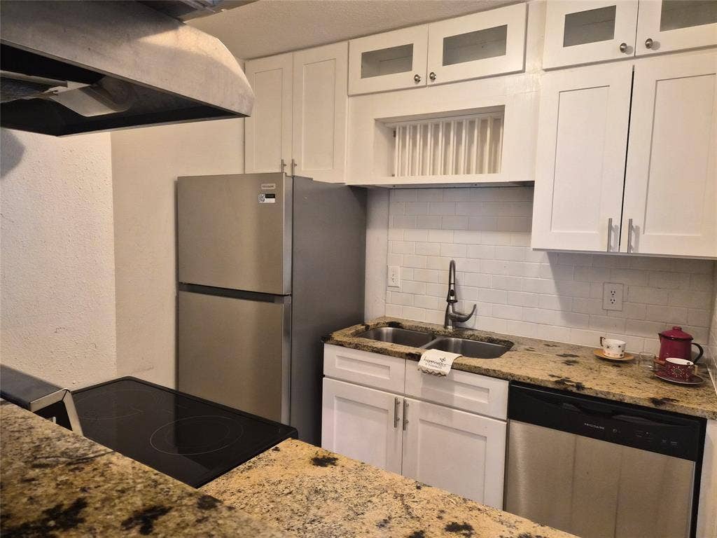 8110 Skillman Street, #2059, Dallas, TX 75231 Brand new refrigerator