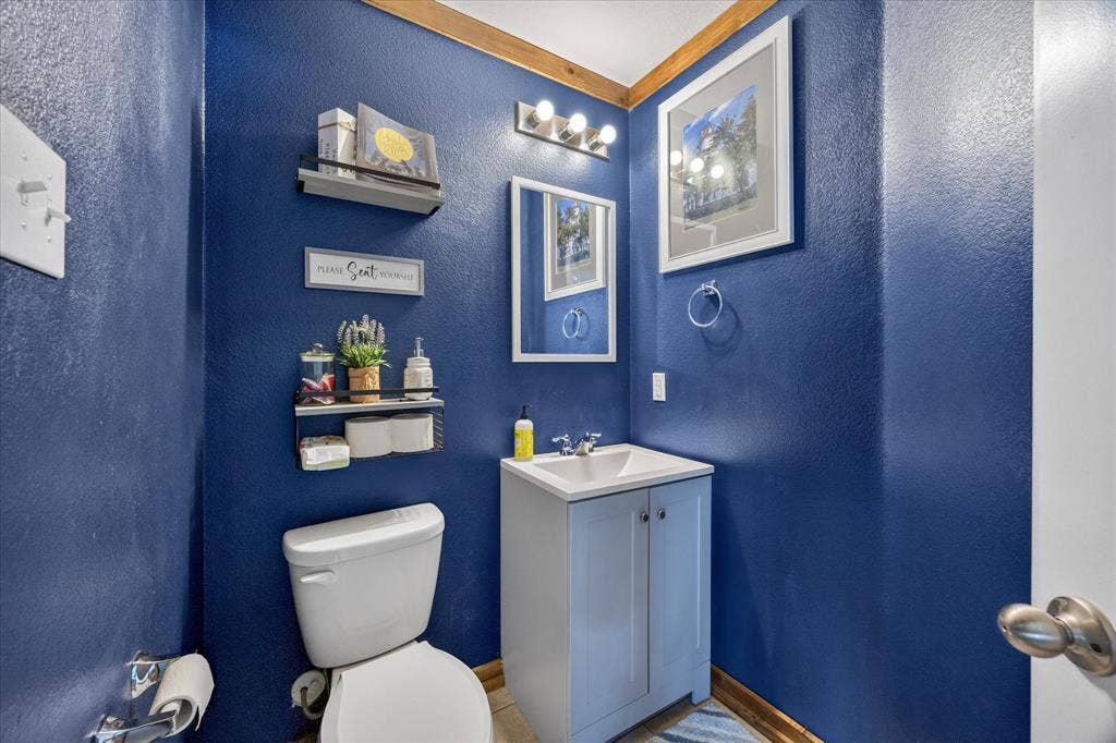 502 Azalea Drive, Josephine, TX 75173 Downstairs half bath