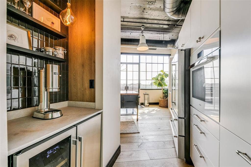 2220 Canton Street, #406, Dallas, TX 75201 2220 Canton Street, #406, Dallas, TX 75201