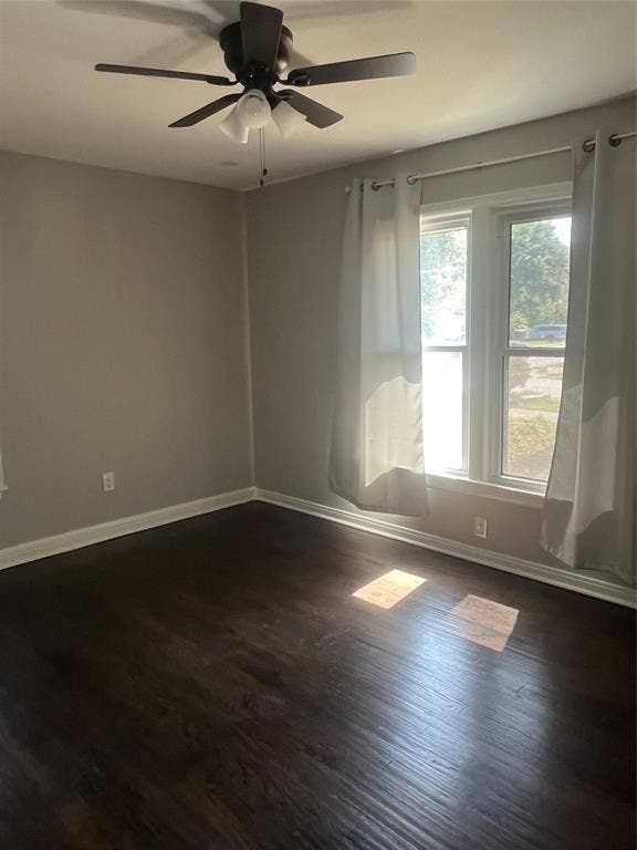 1021 E Russell Avenue, Carrollton, TX 75006