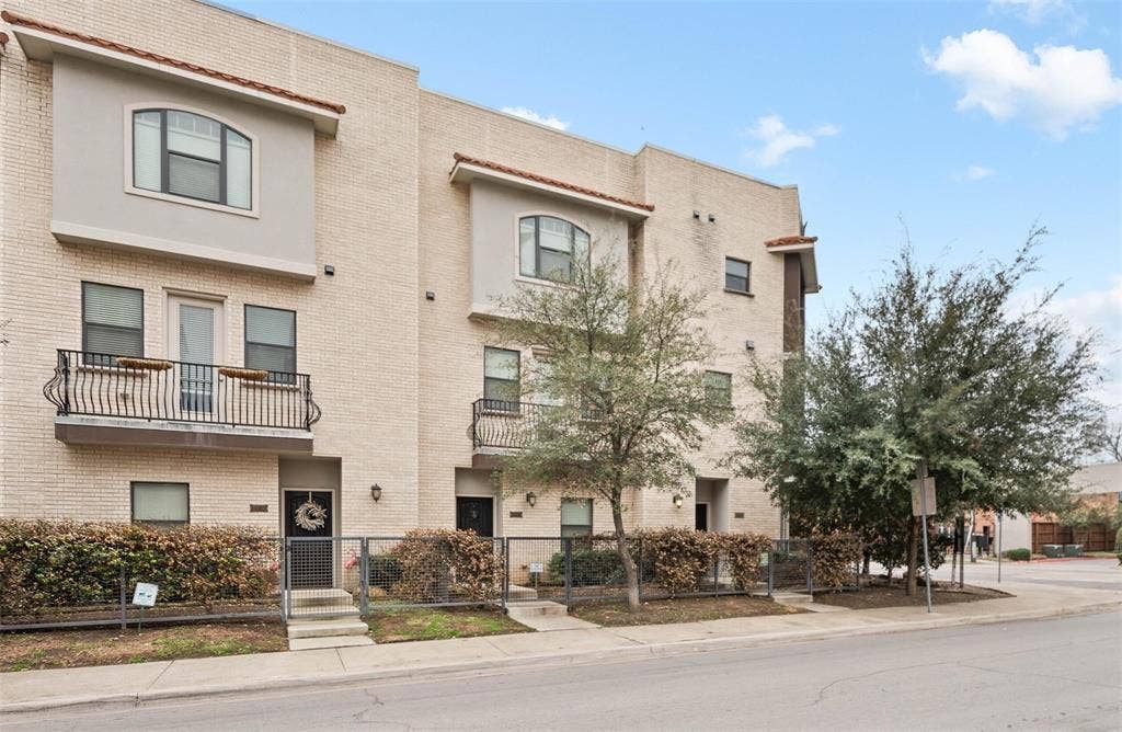 3142 Ross Avenue, #4, Dallas, TX 75204 3142 Ross Avenue, #4, Dallas, TX 75204
