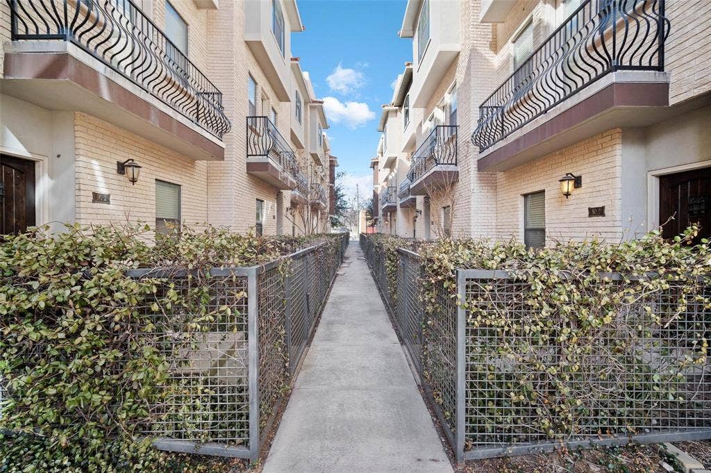 3142 Ross Avenue, #4, Dallas, TX 75204 3142 Ross Avenue, #4, Dallas, TX 75204
