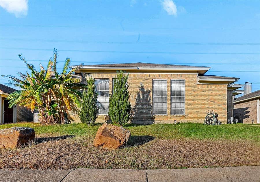Property photo for 2814 Sherry Street, Arlington, TX