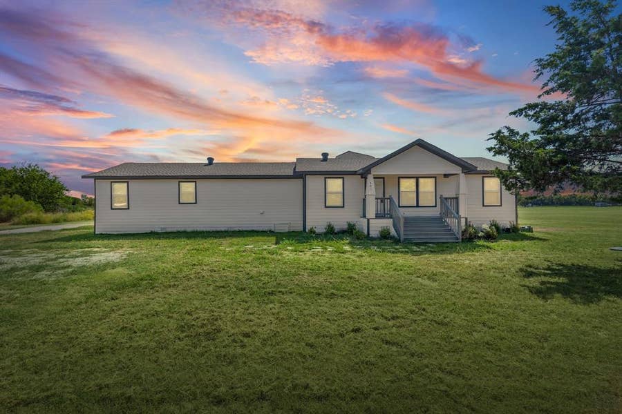 Property photo for 401 Mcilrath Road, Leonard, TX