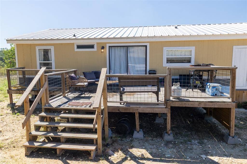 Great deck for relaxing and entertaining off back door!