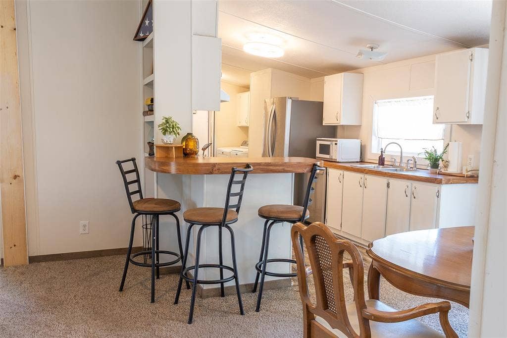 Breakfast Bar in kitchen