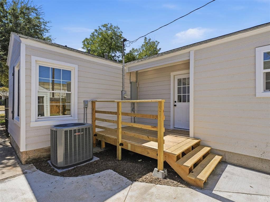 4016 Locke Avenue, Fort Worth, TX 76107 4016 Locke Avenue, Fort Worth, TX 76107