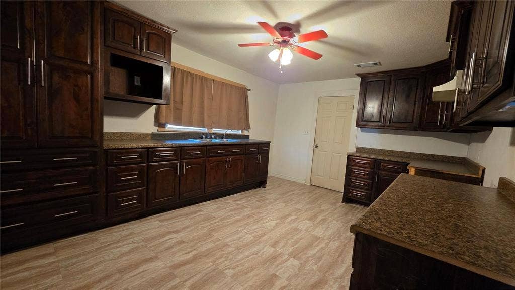 524 W Broadus Avenue, Fort Worth, TX 76115 524 W Broadus Avenue, Fort Worth, TX 76115
