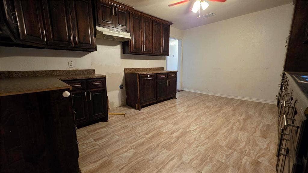 524 W Broadus Avenue, Fort Worth, TX 76115 524 W Broadus Avenue, Fort Worth, TX 76115