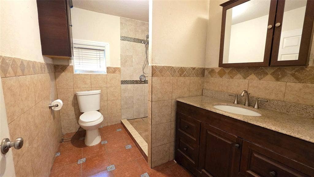 524 W Broadus Avenue, Fort Worth, TX 76115 524 W Broadus Avenue, Fort Worth, TX 76115