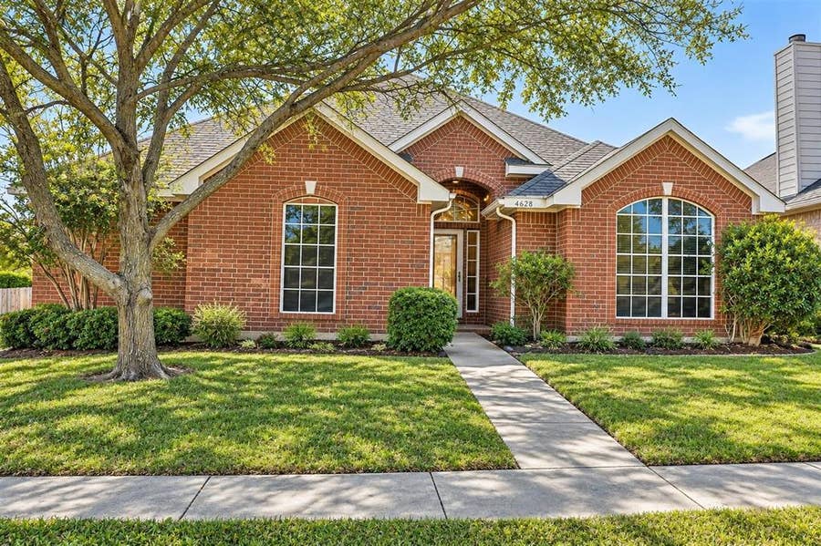 Property photo for 4628 Mustang Drive, Fort Worth, TX
