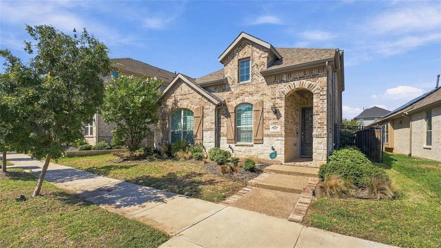 Property photo for 4620 Copper Mountain Trail, Arlington, TX