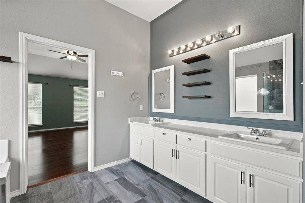 2071 Sunset Lane, Lewisville, TX 75067