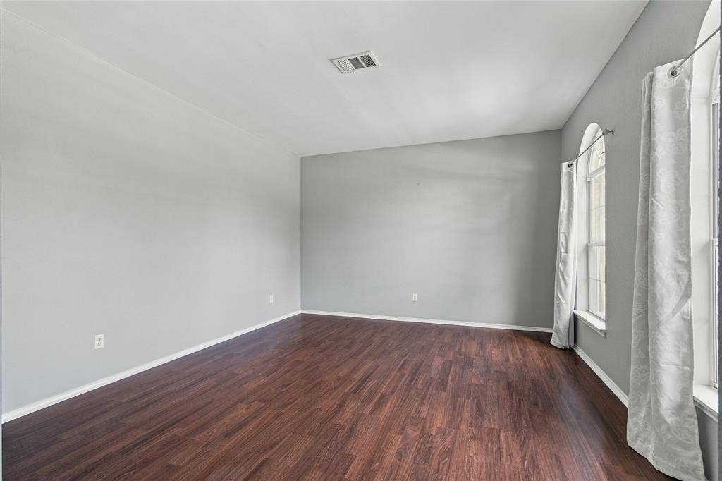 2071 Sunset Lane, Lewisville, TX 75067